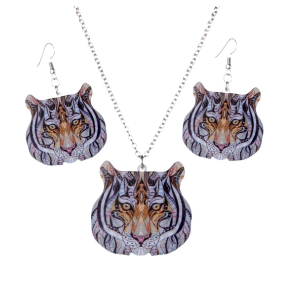 Tiger Necklace and Earrings Set - Brand New With Tags - Fashion Jewelry - Picture 5 of 6